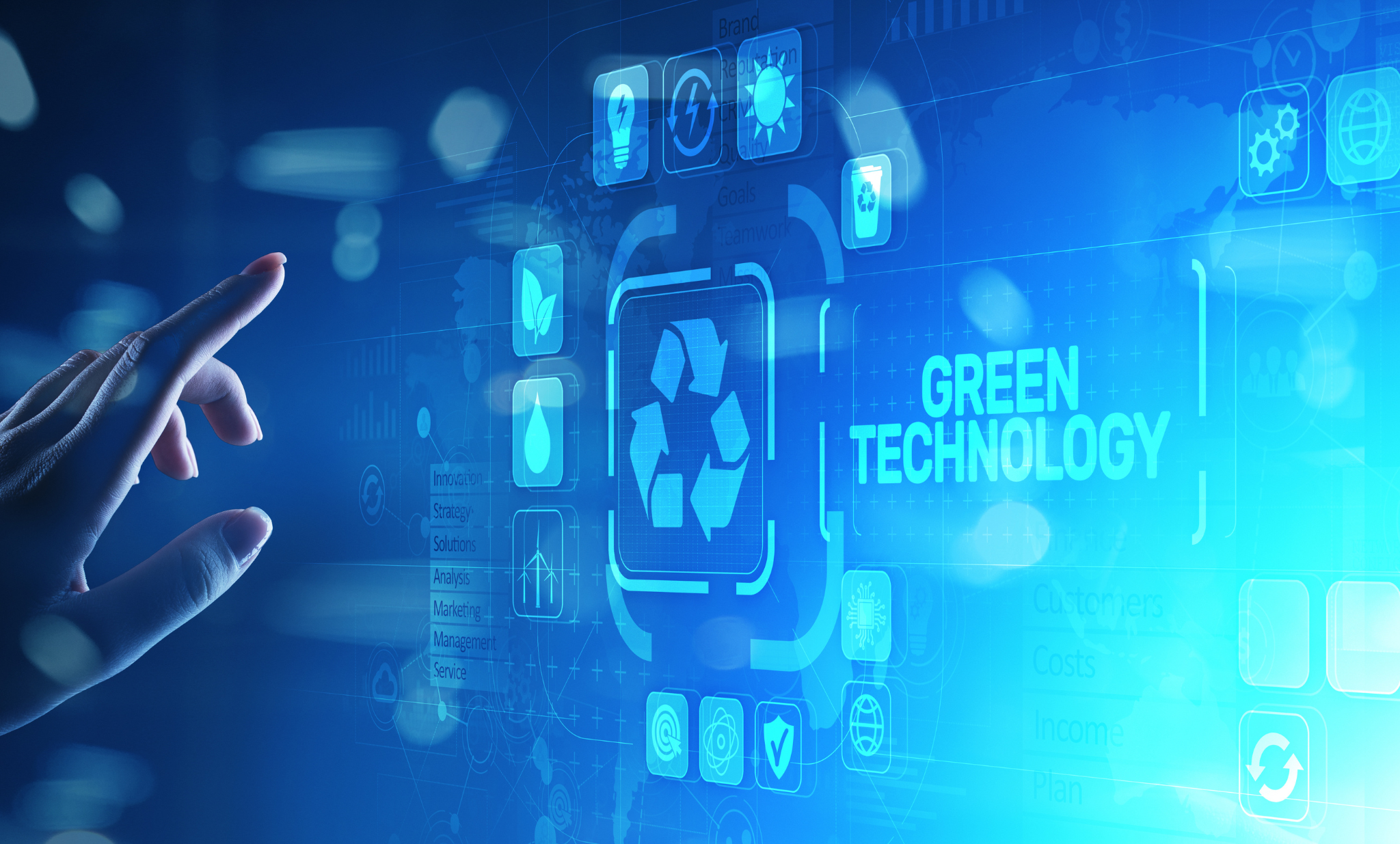 Sans titre (15) Concept de technologie verte. Une main fait semblant de la sélectionner. Choisir des équipements informatiques recyclés aide la planète. Evernex Captial Solutions offre des solutions de financement clef en main.